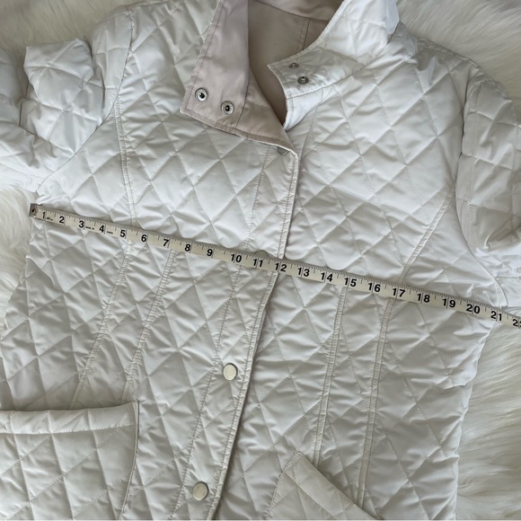 Weatherproof Quilted Reversible Water Resistant Puffer Jacket White and Beige L - Picture 15 of 16